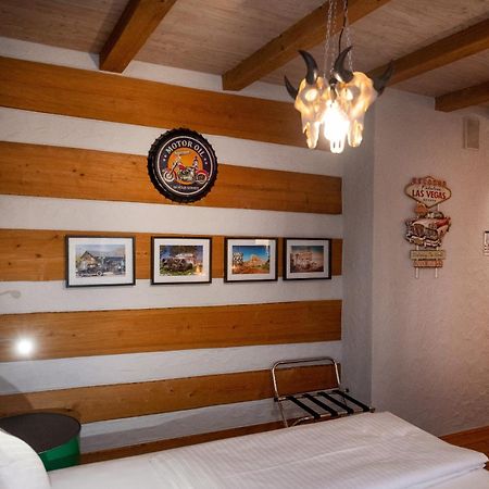 Motorworld Inn Warthausen ภายนอก รูปภาพ