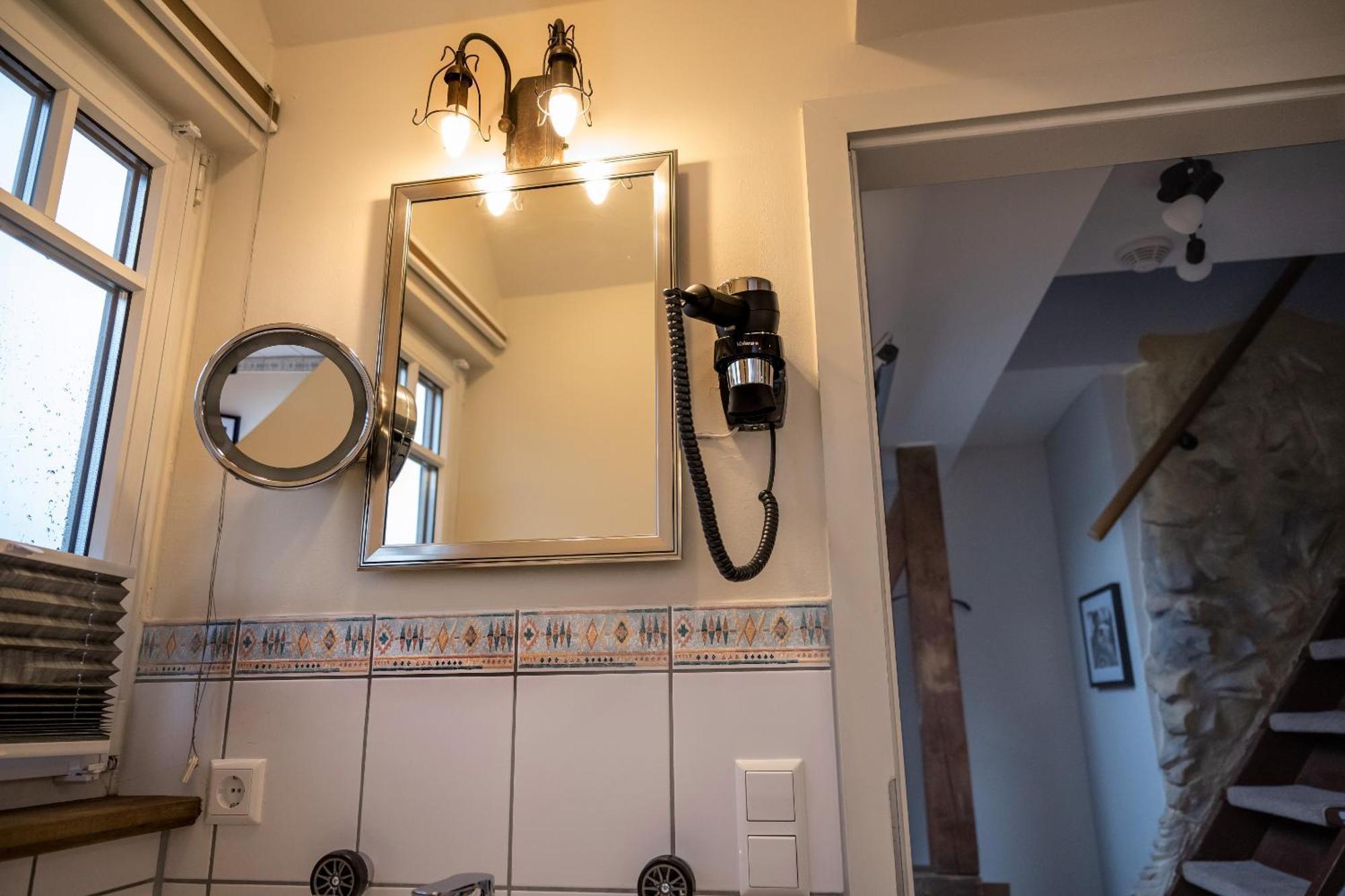 Motorworld Inn Warthausen ภายนอก รูปภาพ